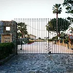 Nicuzza Sea Side, Swimming Pool チェファル