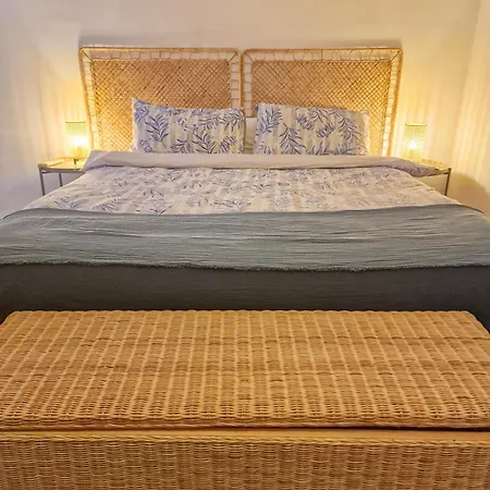 Nicuzza Sea Side, Swimming Pool Villa *